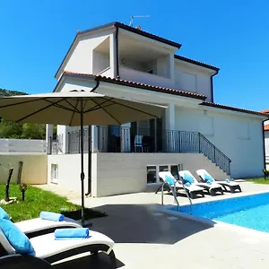 Aura Yourcroatiaholiday Drenje (Istria)
